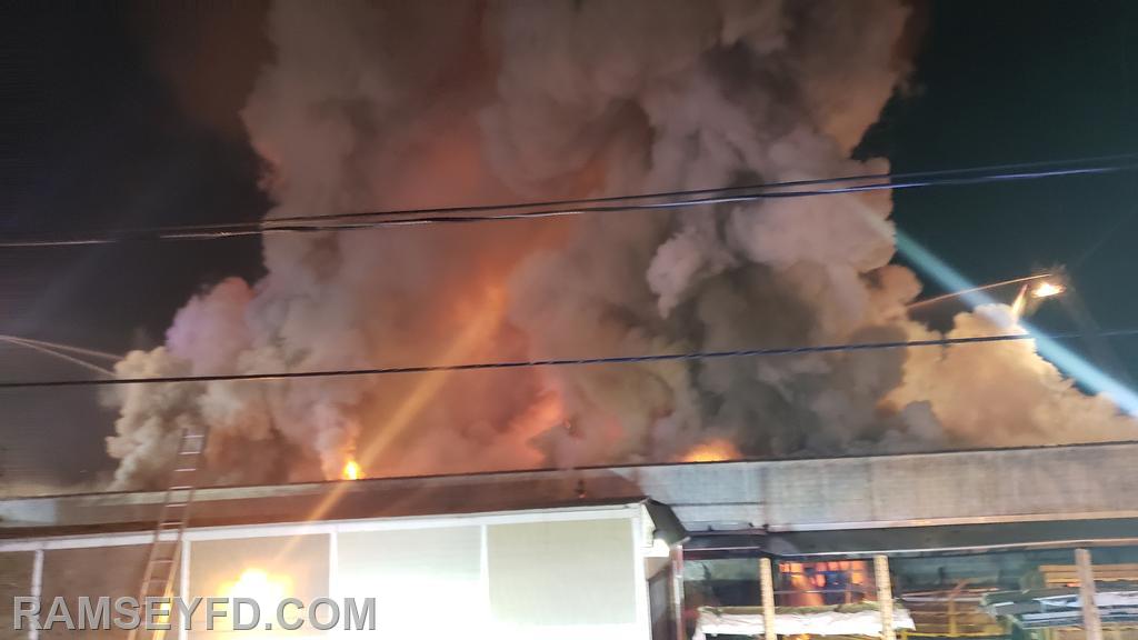 R Zee Building supply Co. in Mahwah on Christmas Morning 2018. Tower 441 and Engine 433 responded. 